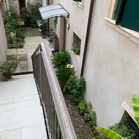 לינה וארוחת בוקר Pietra Di Residenza