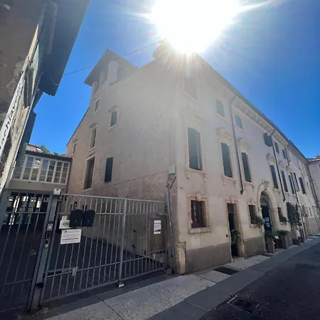 Pietra Di Residenza Couette-café